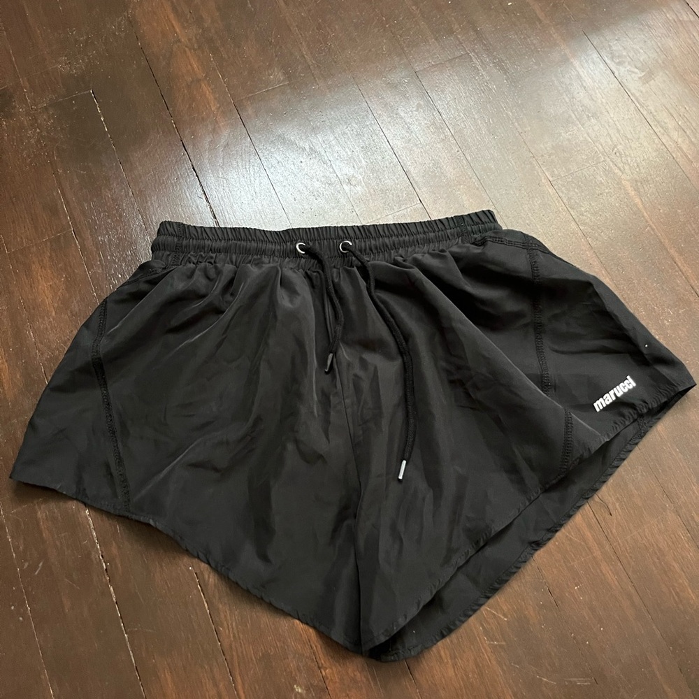 Black Athletic Shorts with Relaxed Fit and Breathable Fabric